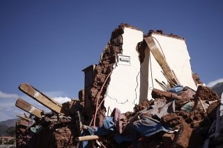 Un immeuble détruit à Ouirgane.
